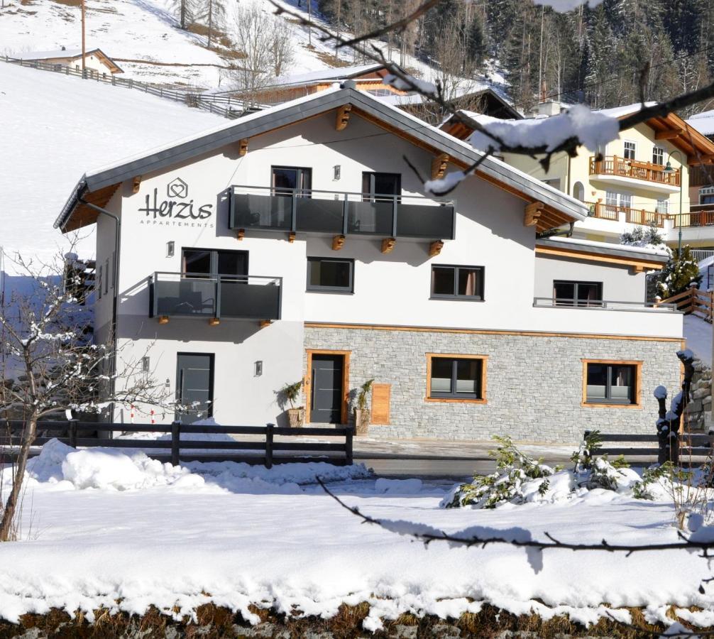Herzis Appartements Wagrain Buitenkant foto
